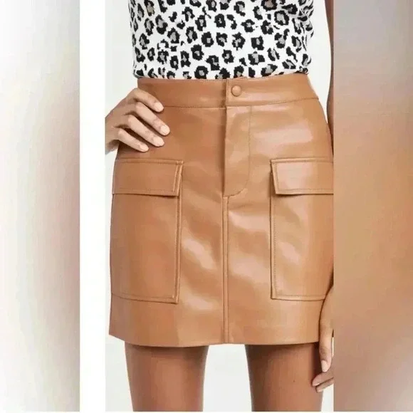 BB Dakota by Steve Madden Vegan Leather Mini Skirt, size 4 in Light Pink - Picture 2 of 9